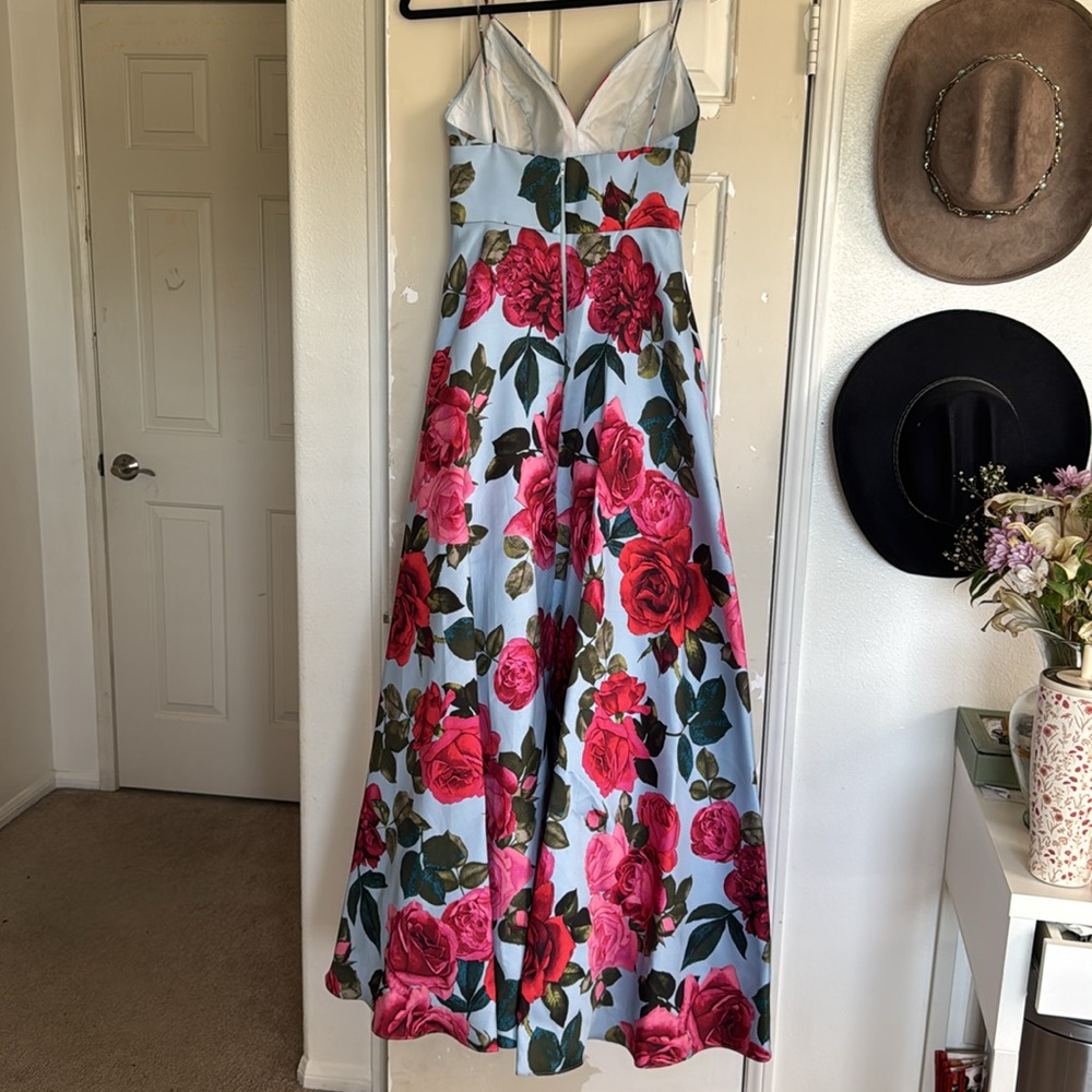 Floral Maxi Dress - Picture 9 of 10
